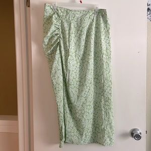 Green flowery midi skirt